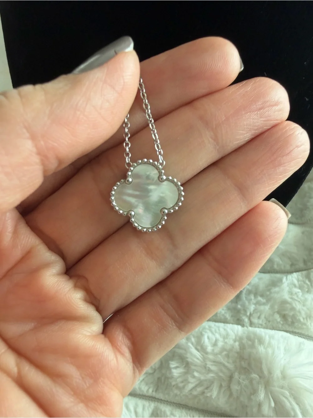 Stainless stell white clover necklace